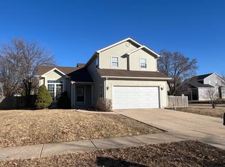 246 Homewood Dr, Bolingbrook, IL