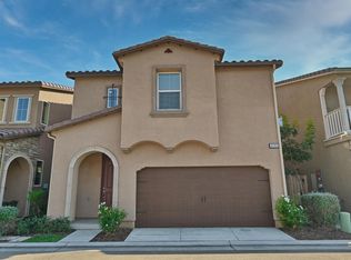 6293 E Valley Edge Dr, Fresno, CA 93727