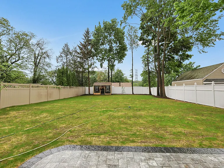 134 Johnson Ave — Photo 31