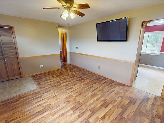 5th image of 907 E McCracken Ave