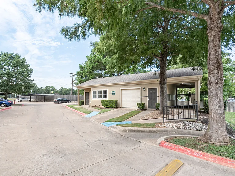 The Lodge at Lost Pines Apartments — Photo 19