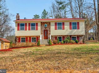 18 Clover Hill Dr, Stafford, VA 22556