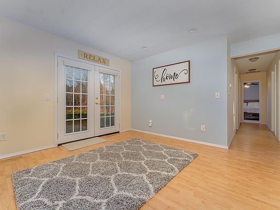 3rd image of 70400 8th Ave