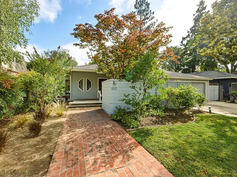 1537 Dana Ave — Photo 1