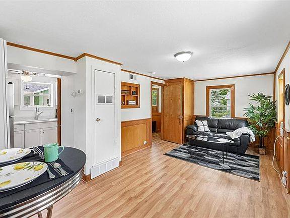 2nd image of 2951 Garfield Ave
