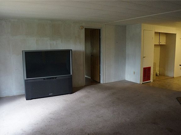 4th image of 16115 58th Ave E
