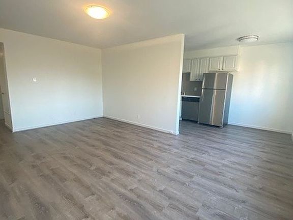 4th image of 675 Monterey Blvd #2