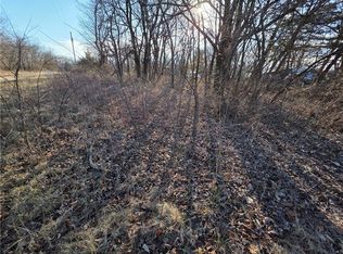 18 Locust Ln, Mound City, KS 66056