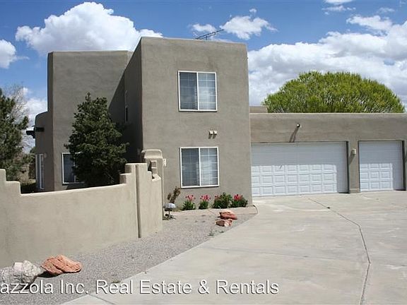 3rd image of 704 Tierra Alegre Ct