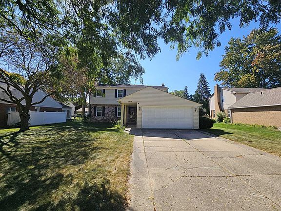 2nd image of 2048 Highbury Dr