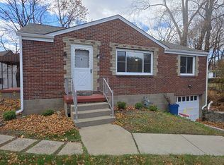 5 McMichael Rd, Carnegie, PA 15106