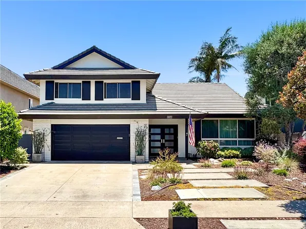 10072 Birchwood Dr, Huntington Beach, CA 92646