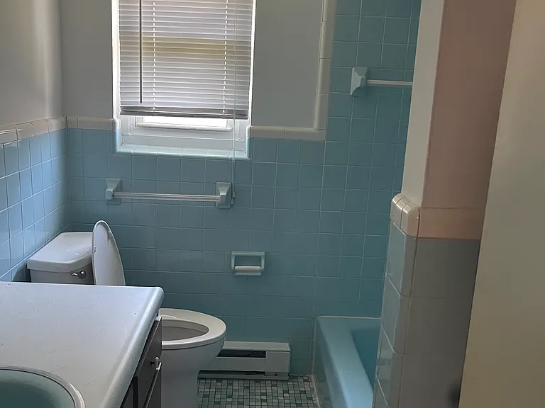 264 E Wheat Rd #2 — Photo 6