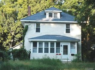 256 Nassau Rd, Huntington, NY 11743