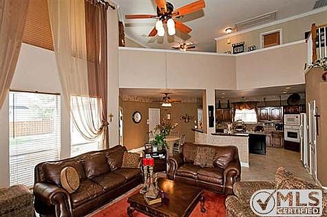 5th image of 304 Rolling Oak Dr