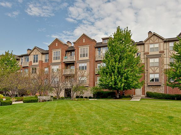 2nd image of 1950 Farnsworth Ln Unit 101