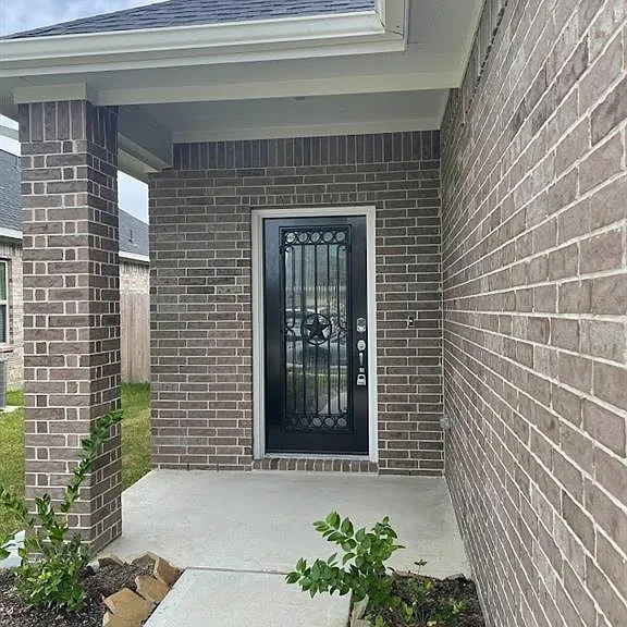 7443 French Quarter Ct — Photo 2