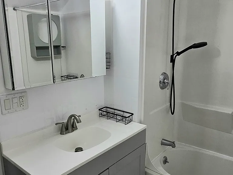 3421 Lexington Ave #2 — Photo 4