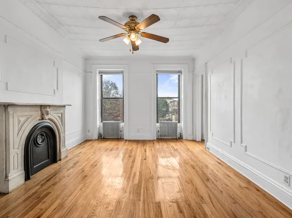 517 Clinton Street image 14 of 33