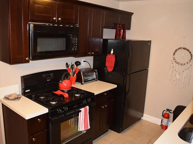 6380 Yucca Ave — Photo 4