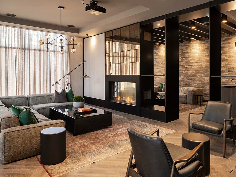 57 Spadina Ave — Photo 41