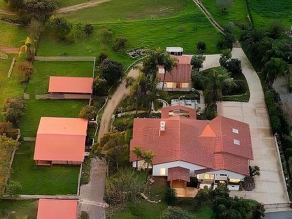 3rd image of 4236 Valle Del Sol