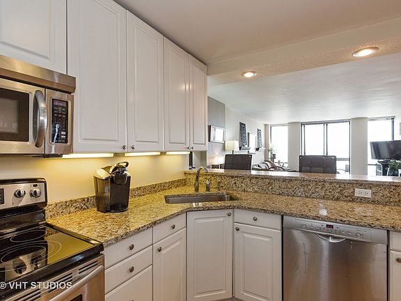 5th image of 1660 N La Salle St #3307