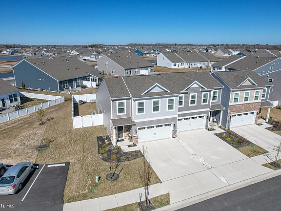 2nd image of 32021 Sand Bank Ln