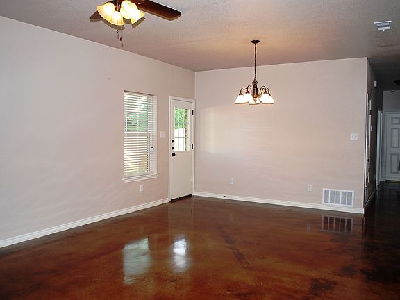 5th image of 919 Ramblewood St #A