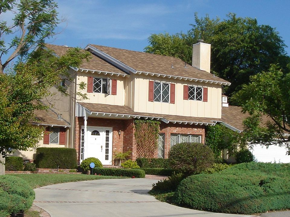 1st image of 5636 Woodlake Ave
