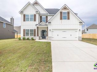 212 Meadows Ln, Bonaire, GA 31005