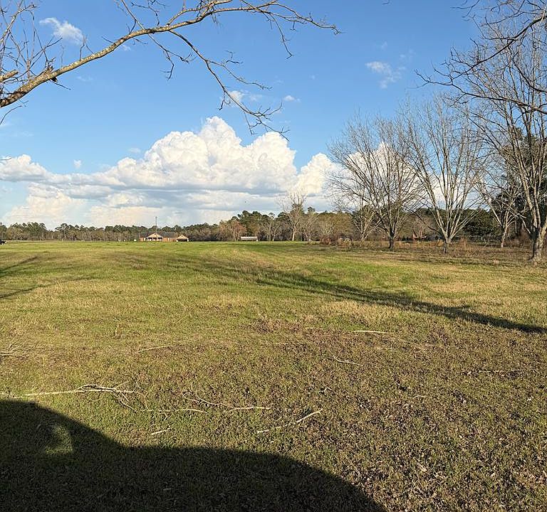 1st image of 39 Lakeview Cir