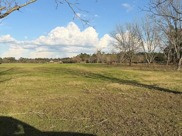 39 Lakeview Cir, Nashville, GA 31639