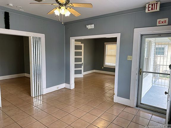 5th image of 815 STEVES AVE