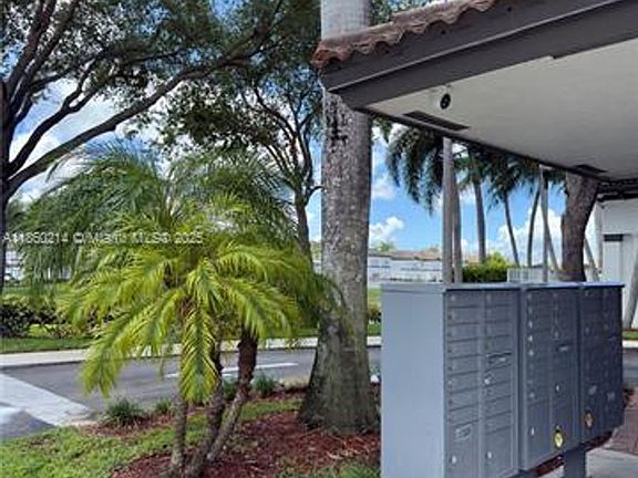 3rd image of 11468 NW 77th St #Townhouse