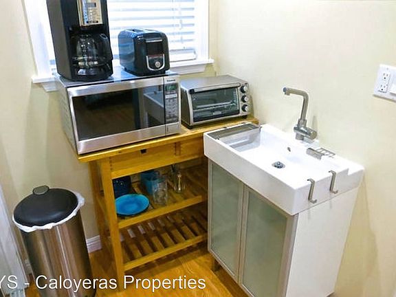 5th image of 12667 Venice Blvd #6