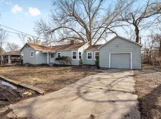 518 E 13th St, Bonham, TX 75418