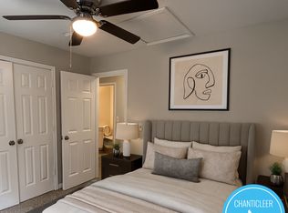 Wendover Woods TRIAD - B, Greensboro, NC 27407