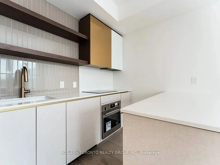 1285 Queen St E #504 — Photo 15