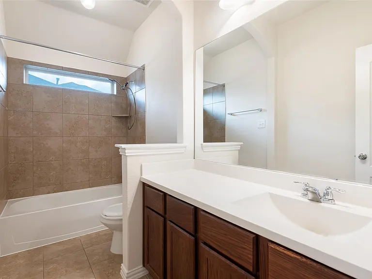 156 Banana St — Photo 29