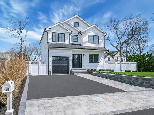 https://photos.zillowstatic.com/fp/06fd2c0c09ec83ef6fce726d8cfad7c5-p_e.webp