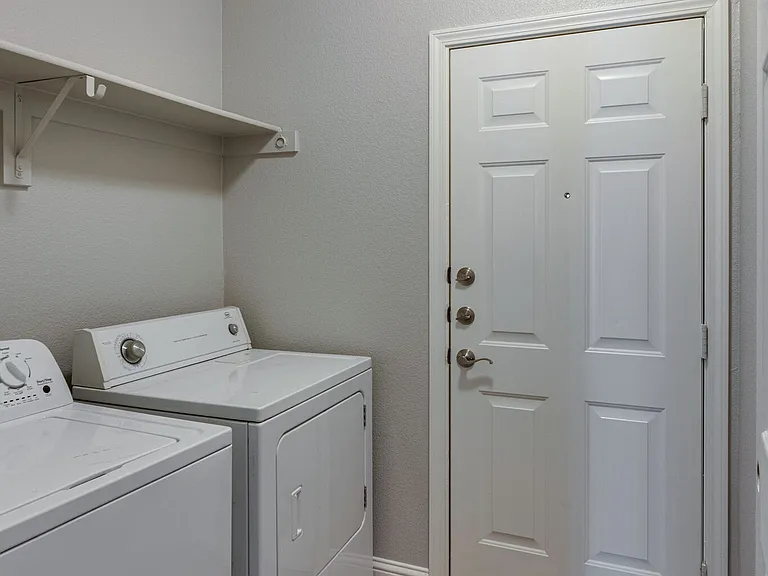 5509 Soledad Dr — Photo 11