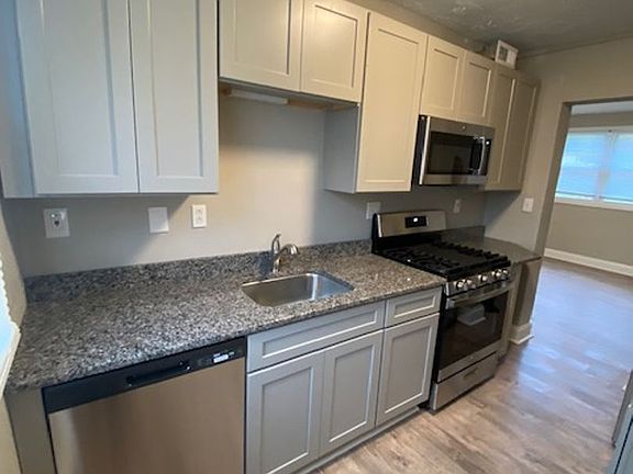 3rd image of 25 Poinsettia Pl Unit 16A