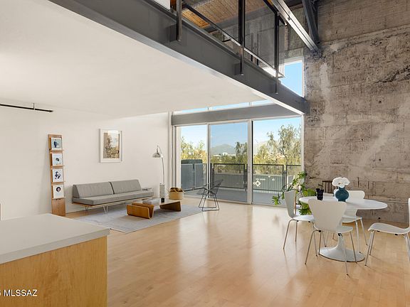 3rd image of 1001 E 17th St APT 214