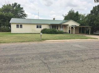 303 W Jefferson Ave, Medicine Lodge, KS 67104