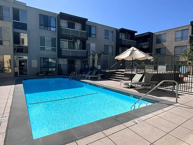 Pool and jacuzzi