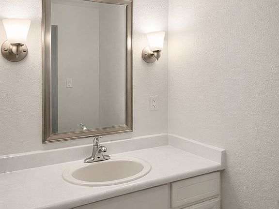 5th image of 15571 E 13th Ave #B305