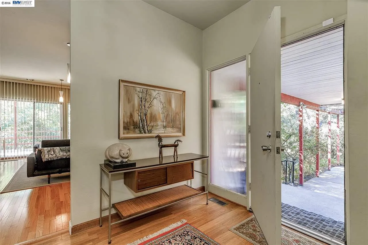 1927 Terrace Dr photo 1