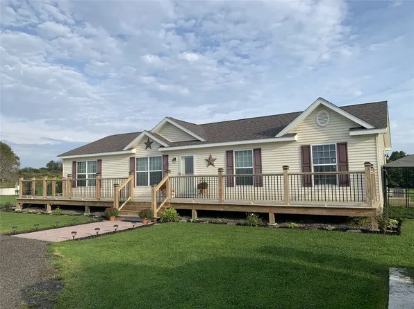 596 Schneider Rd, Owego, NY 13827