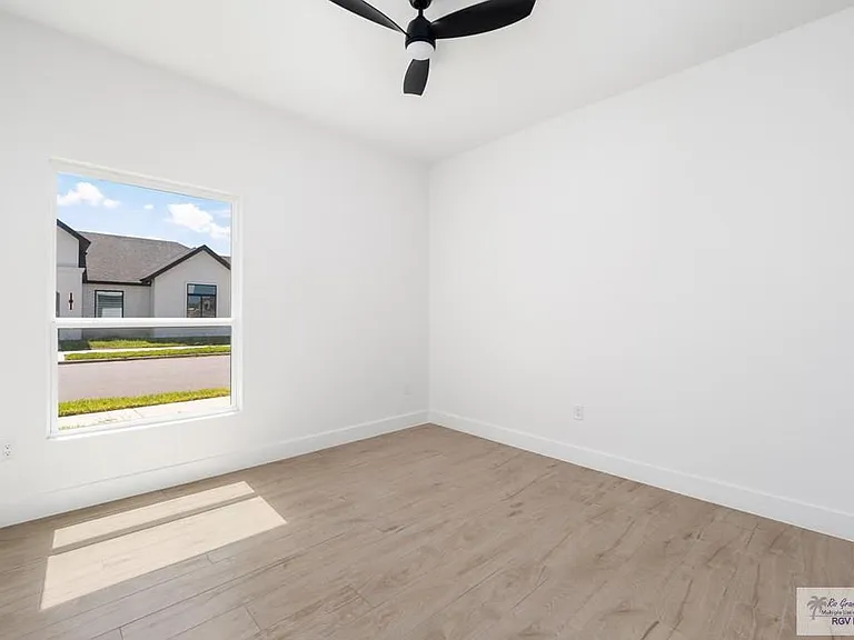 6297 Polanco Dr — Photo 11